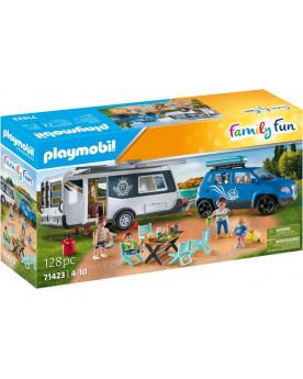 FAMILLE AVEC VOITURE ET...