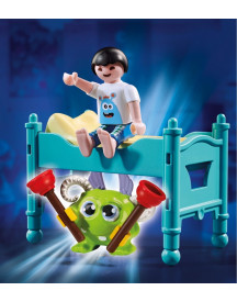 ENFANT AVEC PETIT MONSTRE
