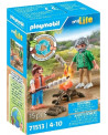 GRAND-PERE AVEC PETITE FILLE ET FEU DE C