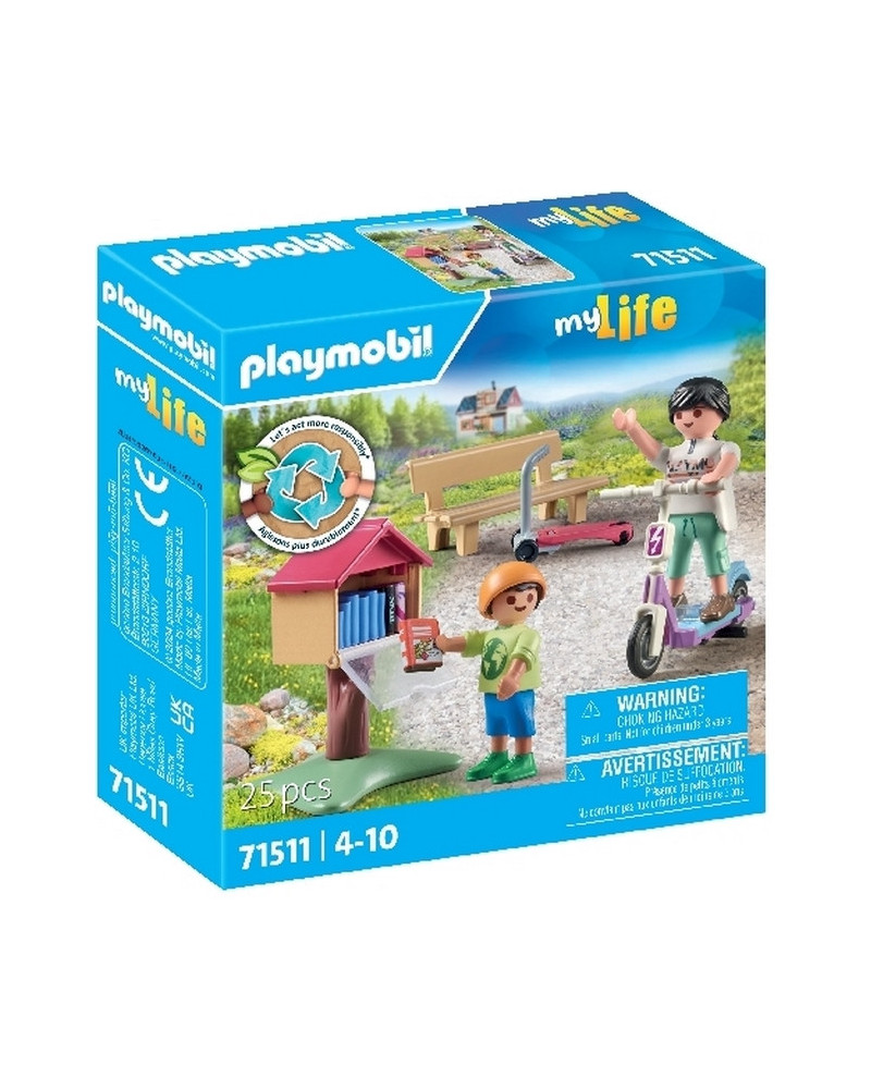 BOITE A LIVRES AVEC MAMAN ET ENFANT