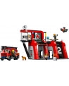 LA CASERNE ET LE CAMION DE POMPIERS