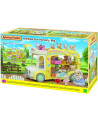 BUS ET SA COUR DE RECREATION