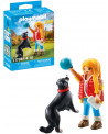 JEUNE FILLE AVEC CHIEN DE MONTAGNE