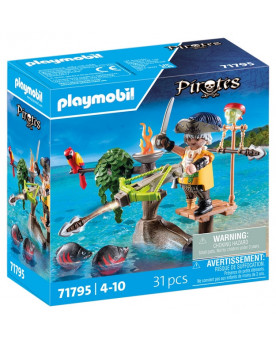 PIRATE AVEC ARBALETE,...