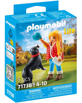 JEUNE FILLE AVEC CHIEN DE...