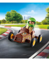 ENFANT AVEC VOITURE DE KARTING