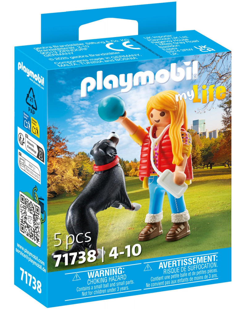 JEUNE FILLE AVEC CHIEN DE MONTAGNE