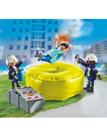POMPIERS AVEC COUSSIN DE SAUVETAGE