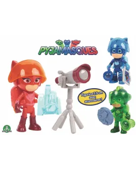 SUPER MOON FIGURINE 7.5CM ET ACC. ASS.  Figurine de 7.5 cm en tenue...