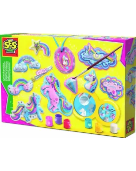 MOULAGE ET PEINTURE LICORNE  Des licornes ainsi qu'un pendentif et ...