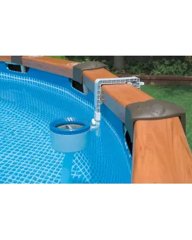 SKIMMER DE SURFACE  Pour garder la surface de l'eau propre et évite...