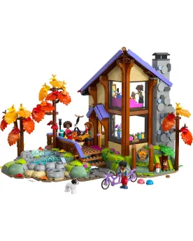 LA CABANE CHALEUREUSE DANS LA FORET