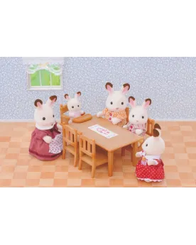 TABLE DE REPAS SYLVANIAN  Cette table rectangulaire est fournie ave...