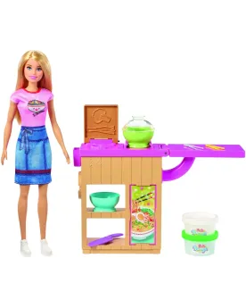 BARBIE ATELIER DE PATES  Moule des spaghettis et des légumes avec l...