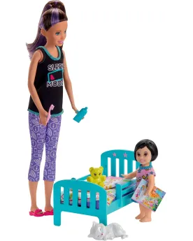 BARBIE SKIPPER BABY SITTER LIT + BEBE Aide Skipper à mettre bébé au...